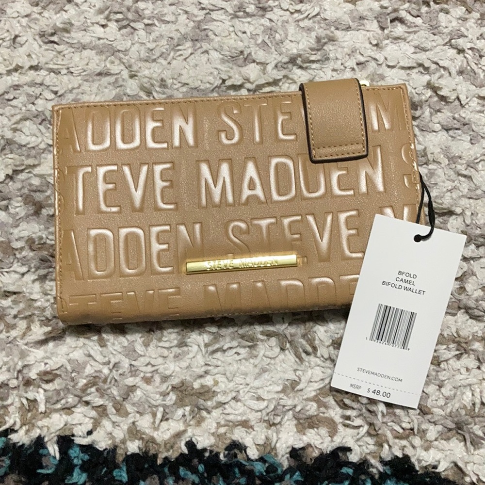 Steve Madden Beige Clutch NWT